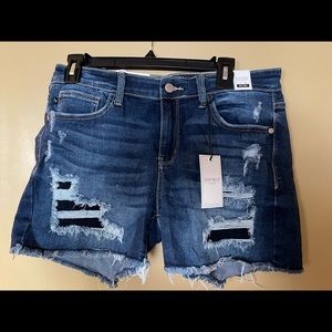 Judy Blue Mid Rise Distressed Shorts, NWT